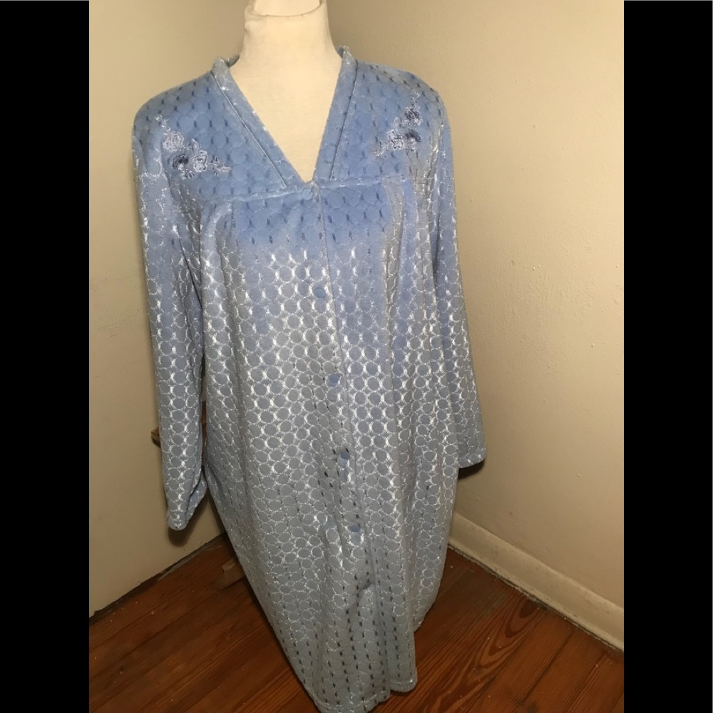 Croft & Barrow Plush Robe. SZ L **like new**